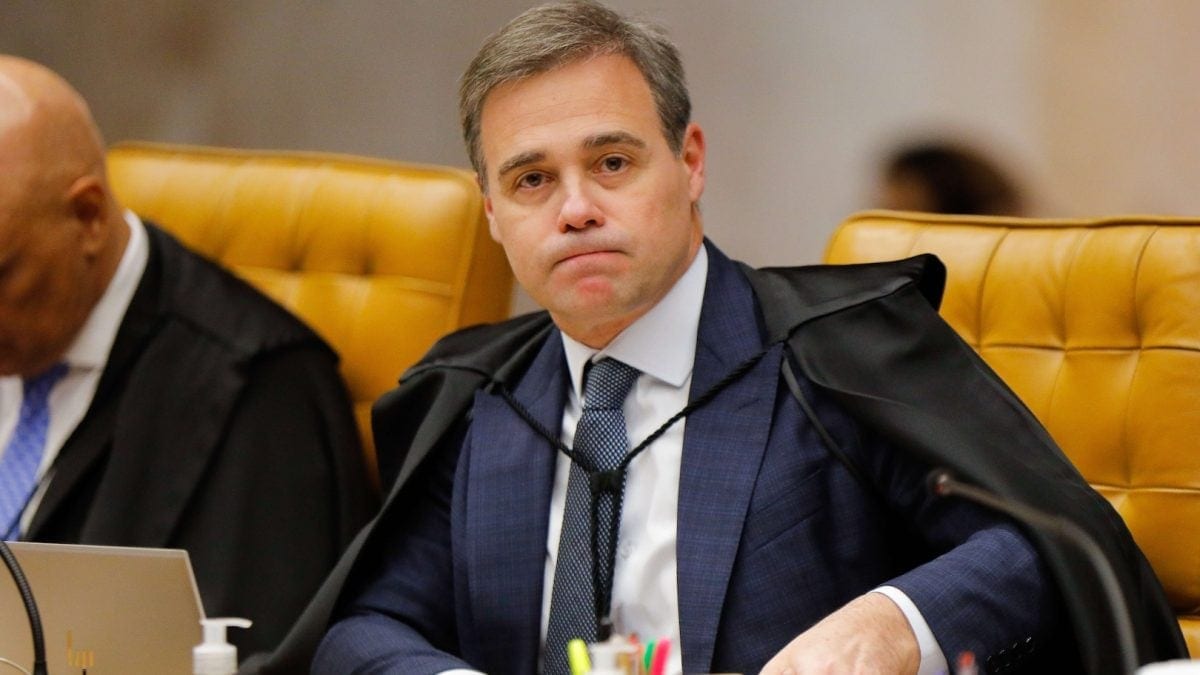 Mendonça manda X explicar possível favorecimento de candidatos