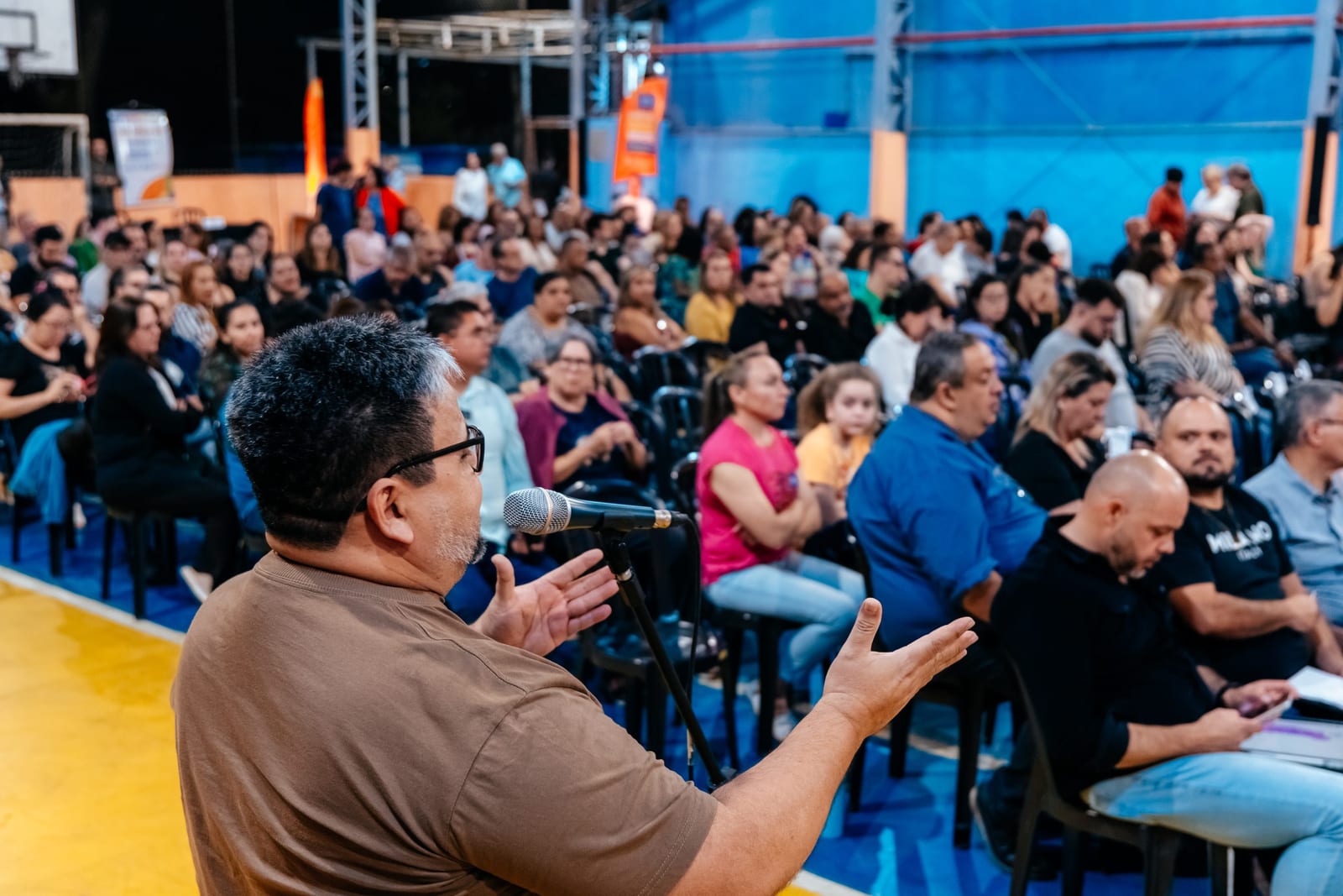 'Voz da Gente' faz 13º encontro e supera 1.500 contribuições