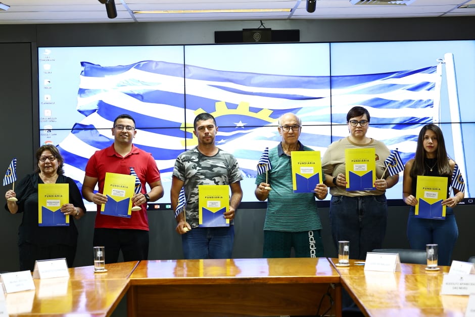 São José dos Campos entrega 8 Habite-se Fundiário a moradores de 7 núcleos
