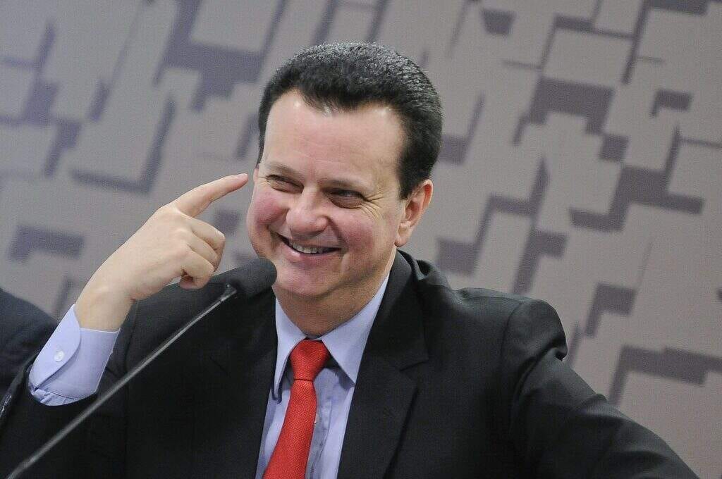 Presidente nacional do PSD, Gilberto Kassab parabeniza Lula e acena com apoio no Congresso, após neutralidade no segundo