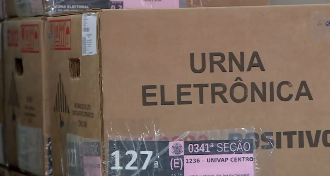 Mais de 1,5 mil urnas eletrônicas são transportadas para locais de votação em São José dos Campos