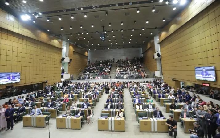 Votos de fora ajudam a eleger deputados da região