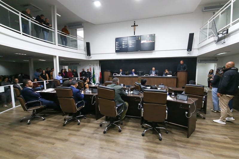 Câmara aprova oito projetos em sessão com retorno do vereador Marcos Paulo