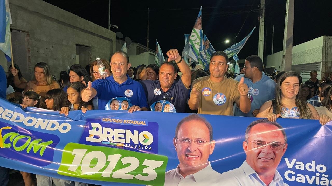 Breno Silveira arrasta multidão em Poço Redondo na sexta (18)