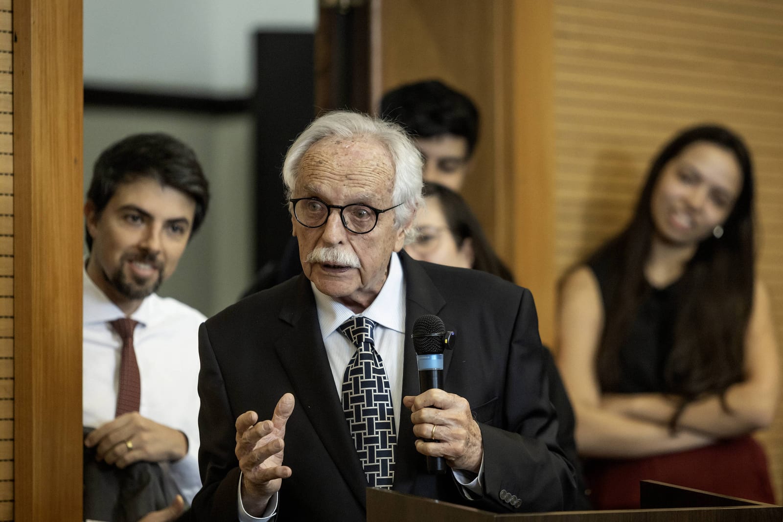 Modesto Carvalhosa pede saída de Alexandre de Moraes