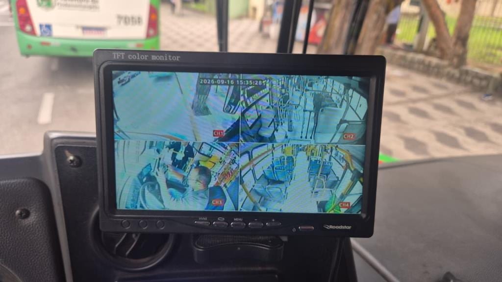 Pinda instala monitores em ônibus e mantém tarifa sem aumento