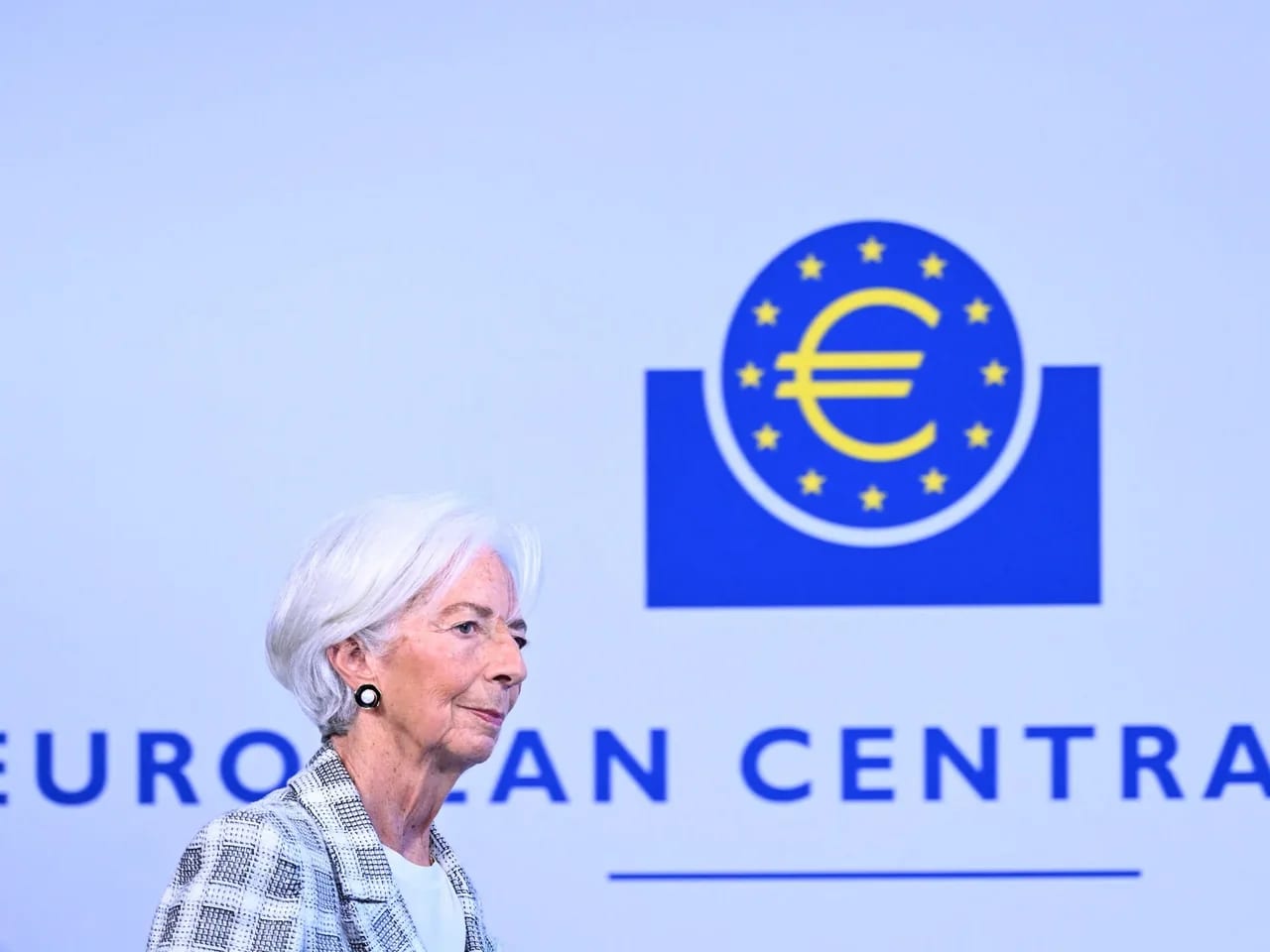 Lagarde anuncia saída do BCE para fevereiro de 2027