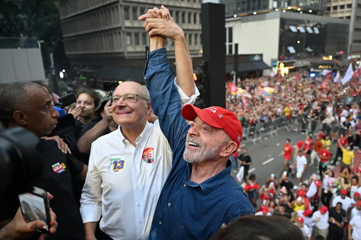 Lula agradece apoio: "Não acredito que alguém tenha sido tratado com o carinho que eu fui"