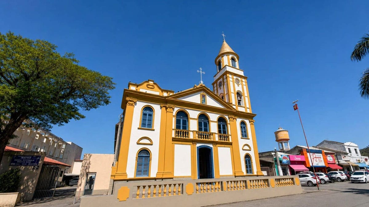 Cotia celebra Nossa Senhora do Monte Serrate com feriado, fé, cultura e tradição