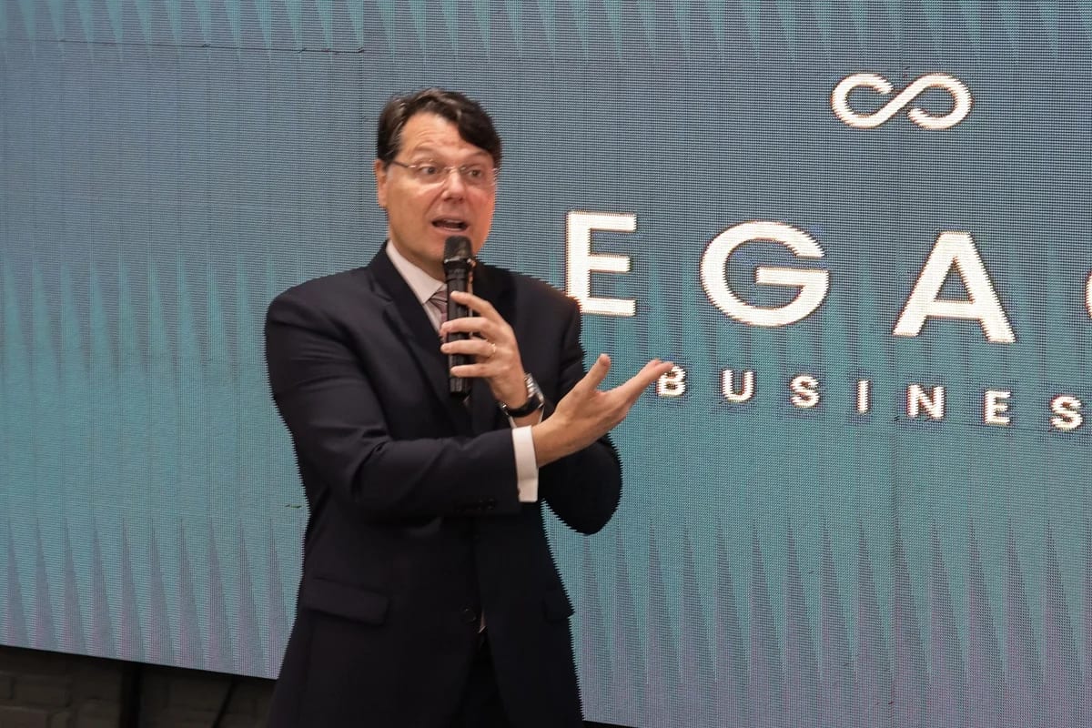 Kiko Caputo se reúne com arcebispo de Brasília e empresários em 25/8