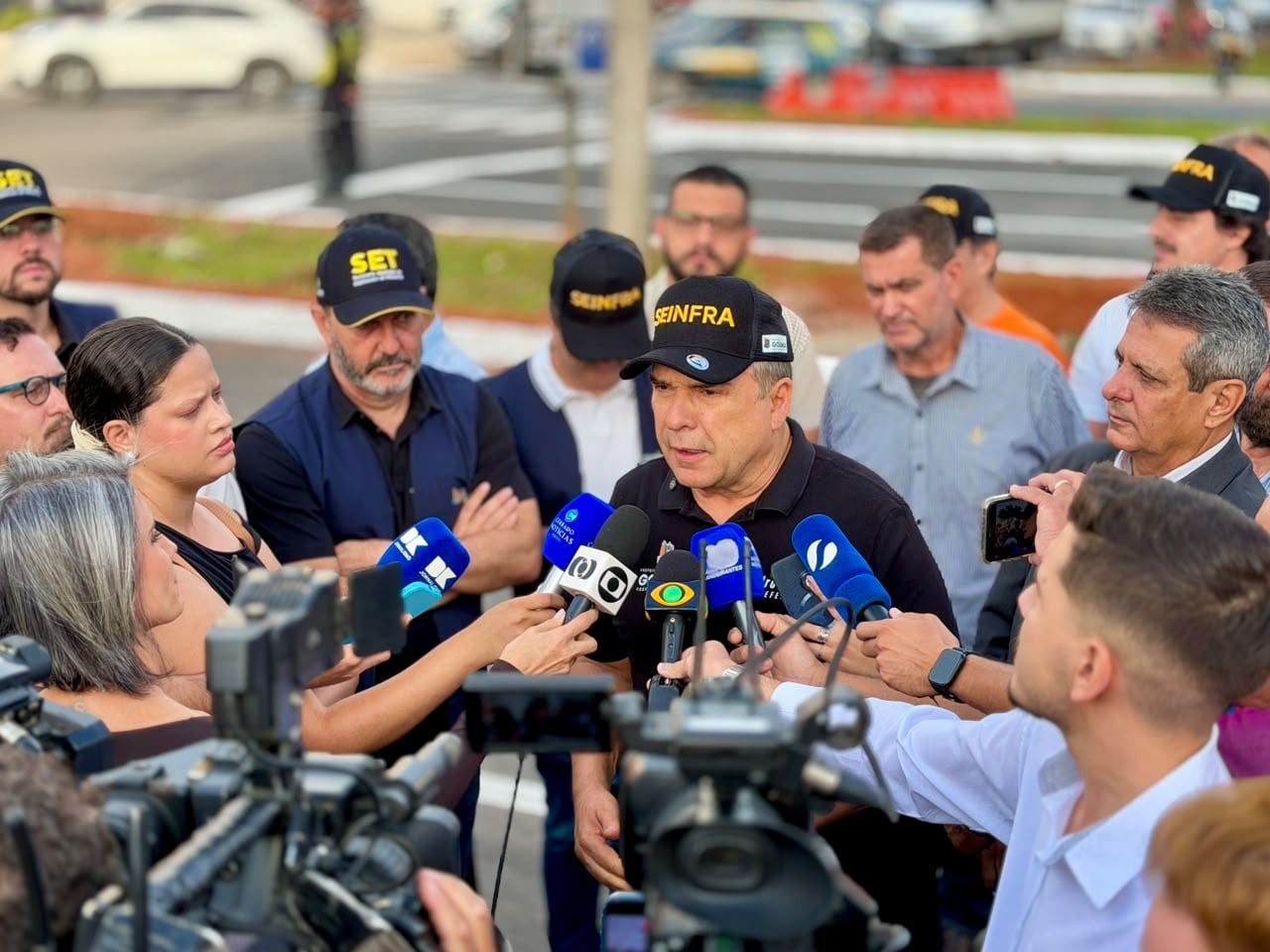 Mabel vê perseguição a Flávio Bolsonaro, mas diz que, no lugar dele, permaneceria no Brasil