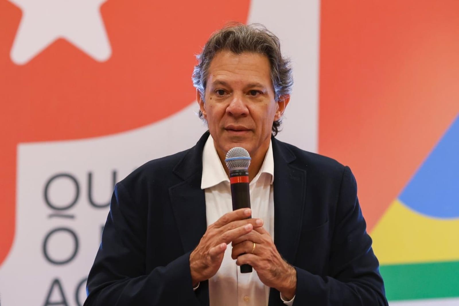 Haddad: juro de 14% é “injustificável” com inflação de 4%