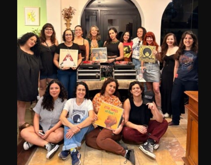 Clube do Vinil Feminino de Campinas realiza encontro em homenagem a Elis Regina