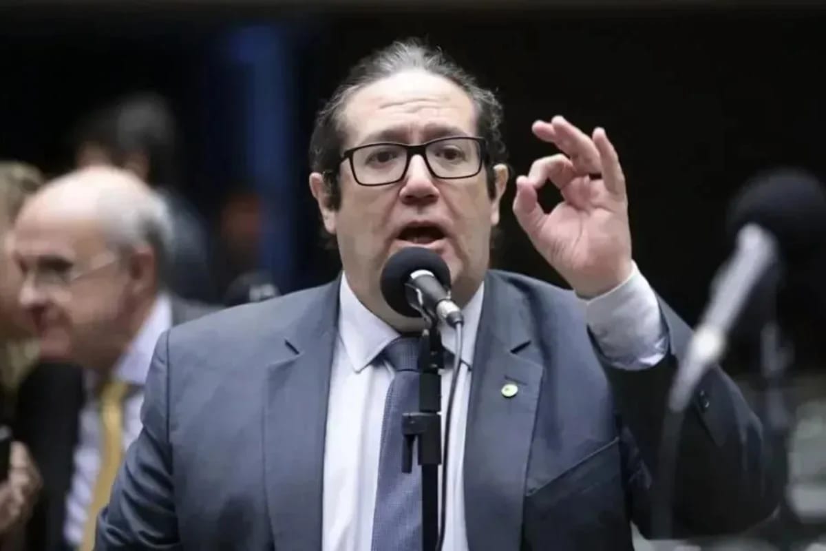 Tarcísio Motta não consegue reeleição e fica como suplente na Câmara