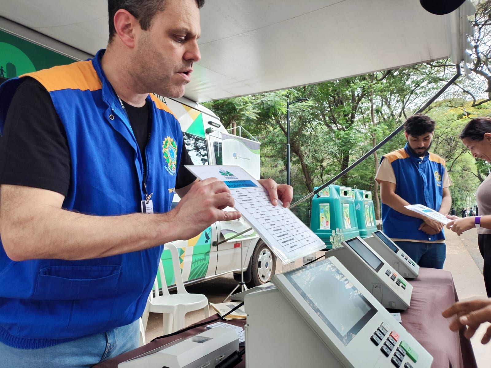 Van da Cidadania passa por Maringá e percorre cidades do Paraná