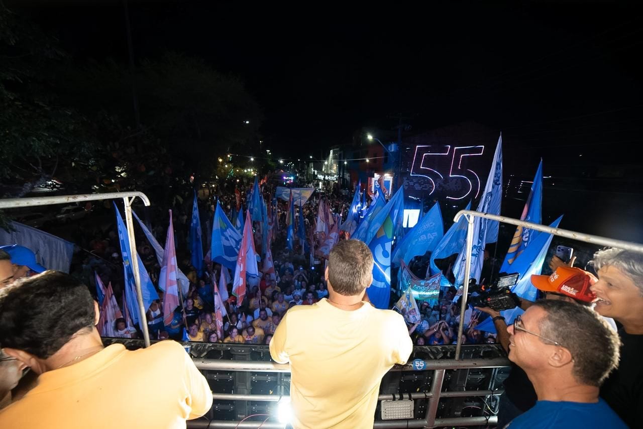 Milhares ocupam ruas do Marcos Freire II na abertura do ponto de apoio