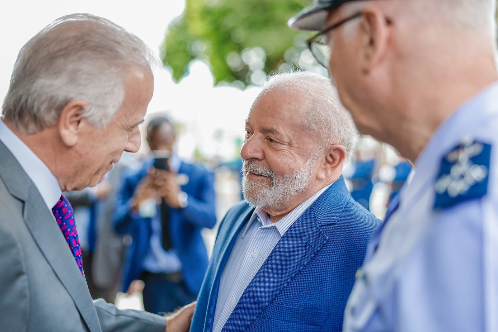 Lula se reúne com ministro da Defesa, que não deve permanecer em novo governo