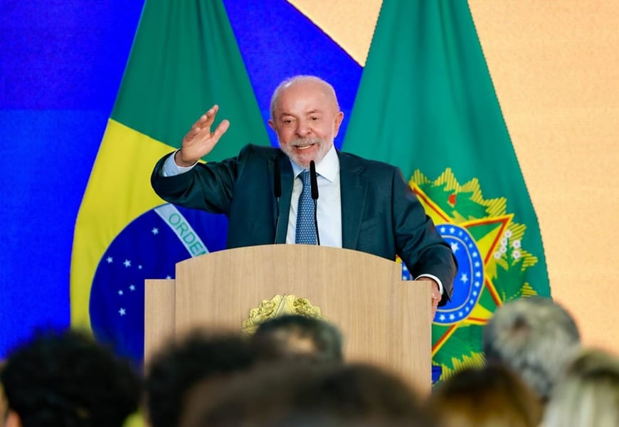 Lula felicita professores: “professor precisa de salário digno, condição de trabalho e respeito”