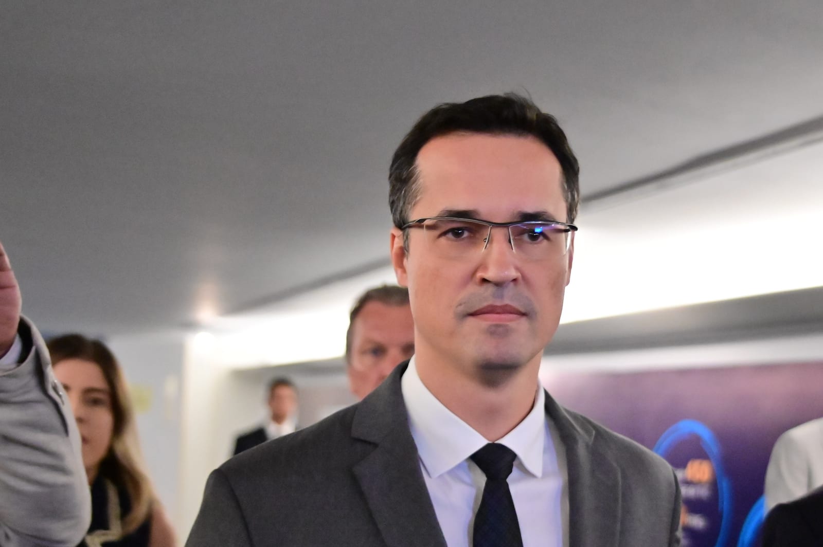 Número de Deltan Dallagnol (Novo) para o Senado no Paraná: 300