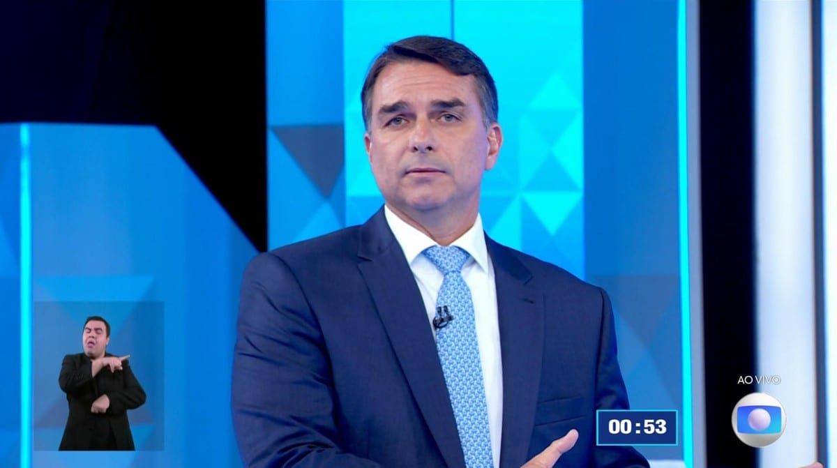 Debate Globo: 'Não tem vergonha de deixar o país quebrado?', critica Flávio