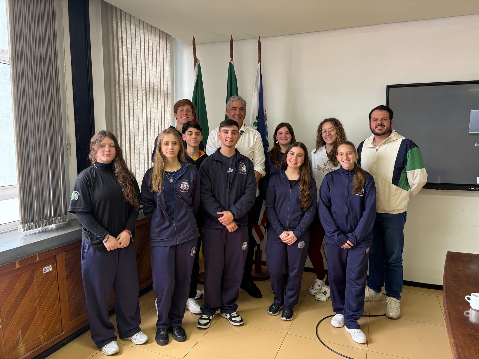 Vereadores mirins de Campo Bom se reúnem com o prefeito Giovani Feltes