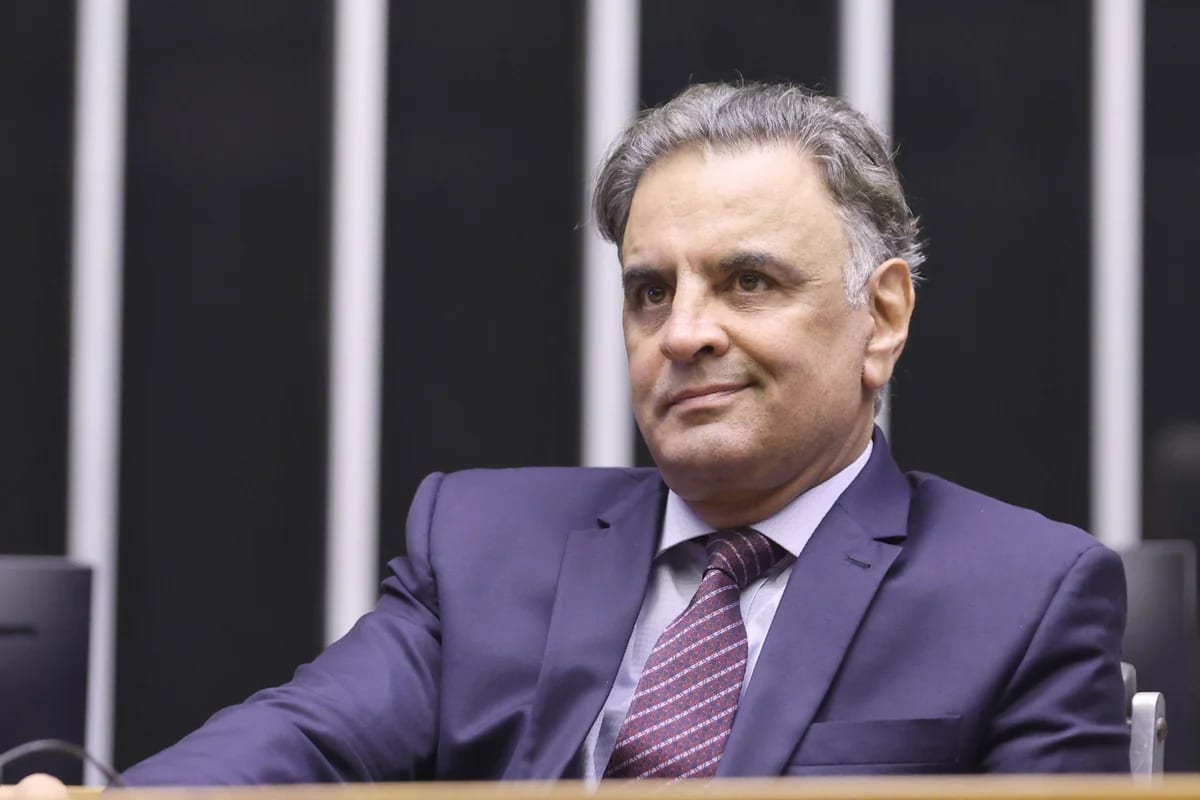Heringer renuncia e abre caminho para Aécio ao Senado em Minas