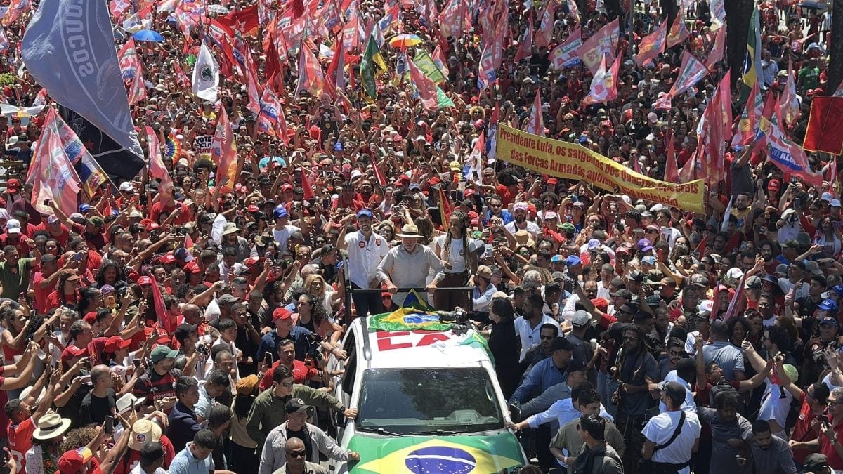 Veja fotos e vídeos do 1º ato de Lula do 2º turno em Brasília