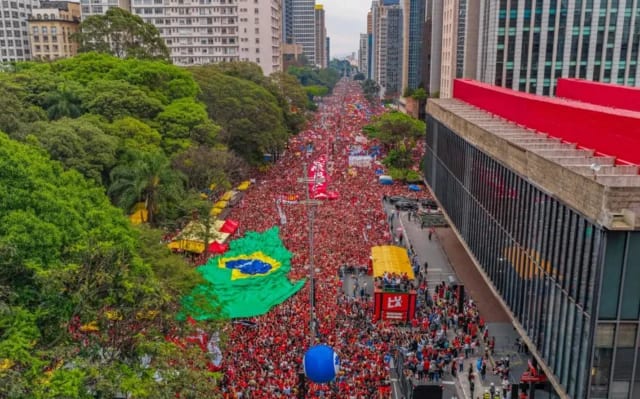 Qual o peso das manifestações de rua na campanha de 2026