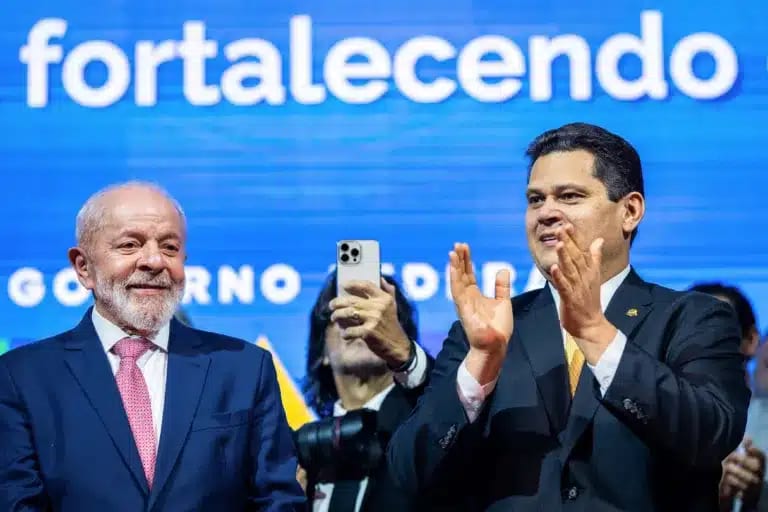 Vitória de Lula: Alcolumbre encaminha à CCJ proposta que acaba com escala 6×1