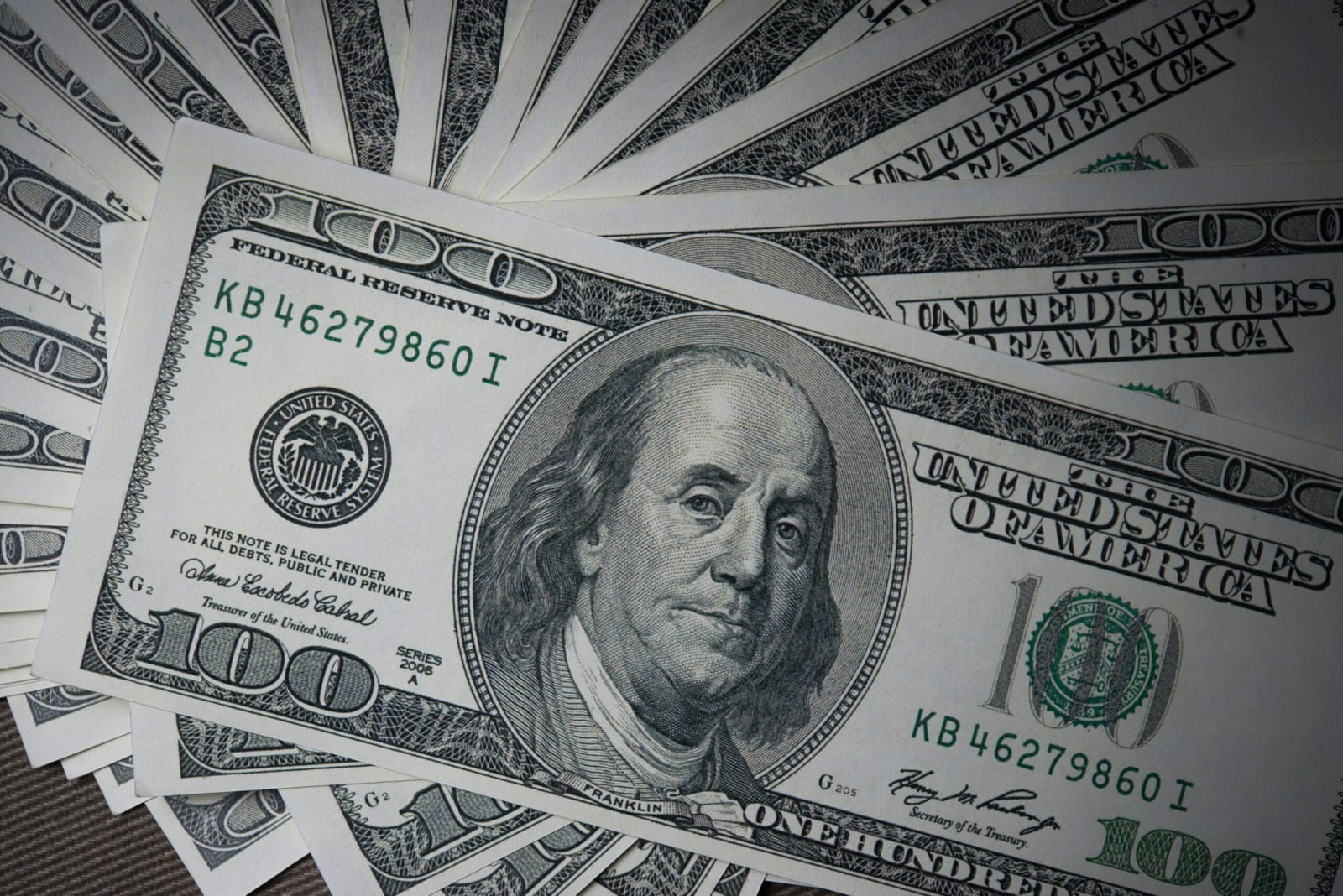 Bolsa brasileira cai 2,67% e dólar fecha praticamente estável nesta quarta-feira