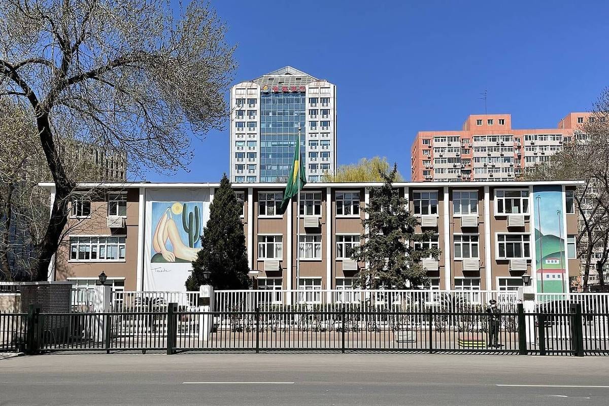 Embaixada e consulados do Brasil na China abrem urnas no feriado nacional