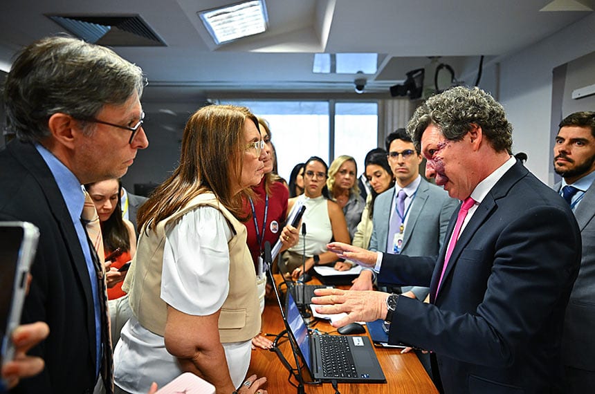 Comissão mista discute acordo sobre MP de compras internacionais