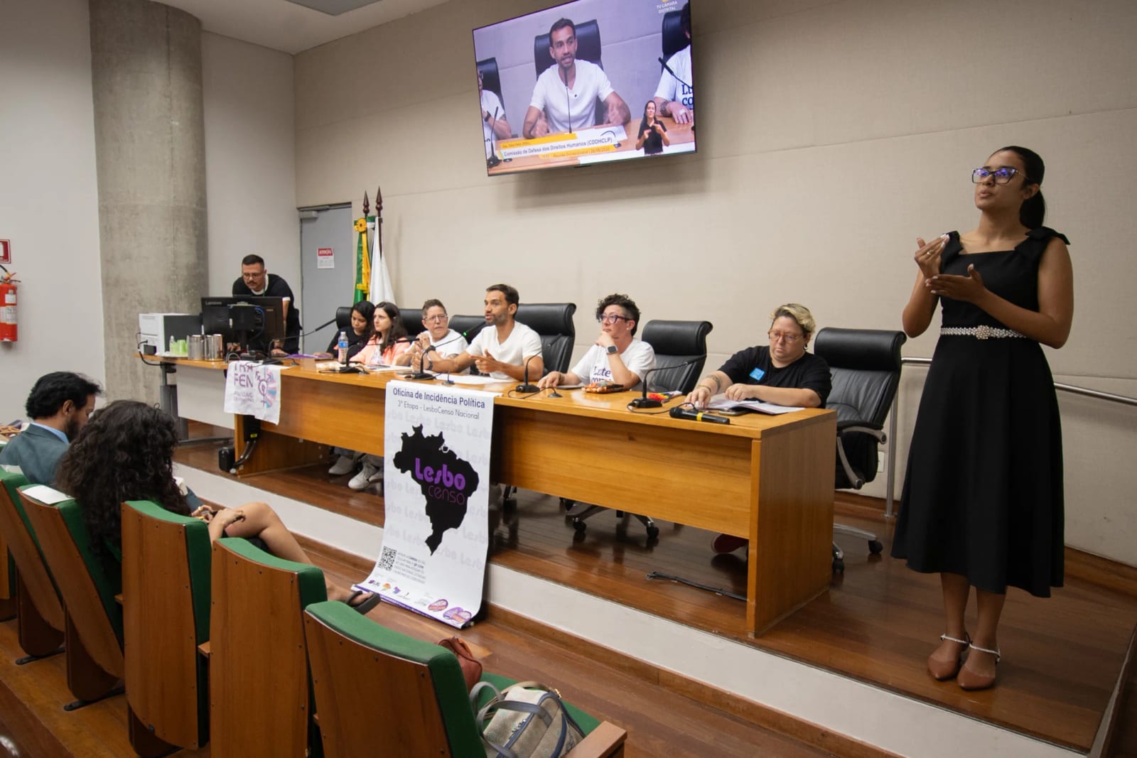 LesboCenso: pesquisa de abrangência nacional expõe dados sobre lesbofobia