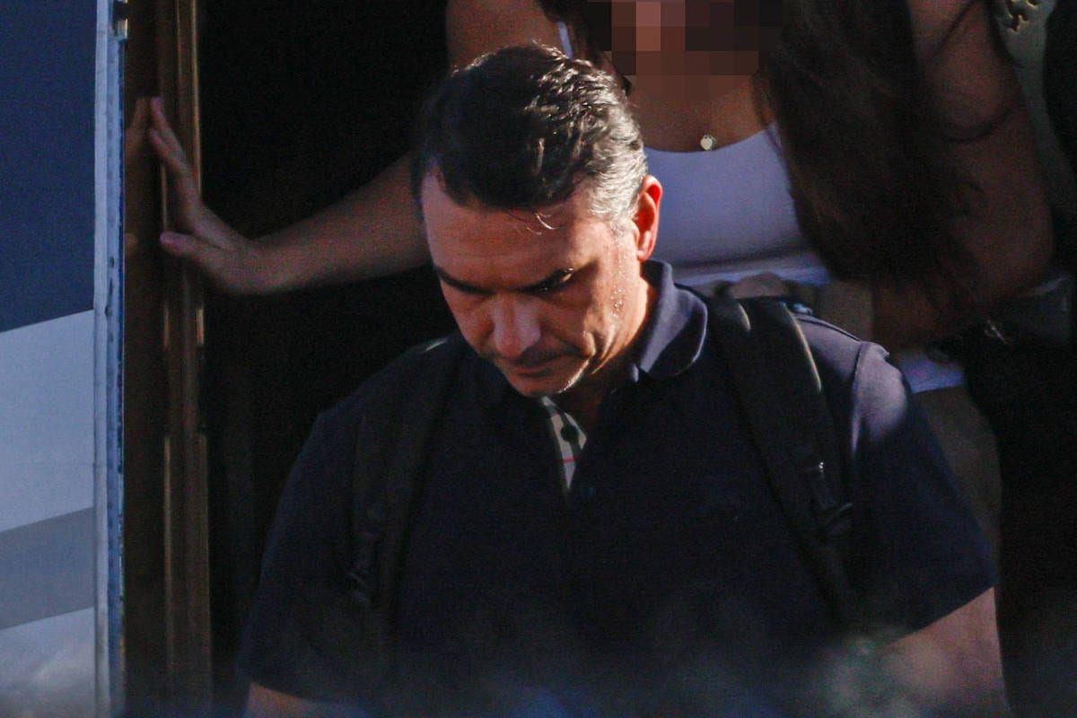 PT procurou partidos de centro e direita para isolar Flávio Bolsonaro após carta golpista