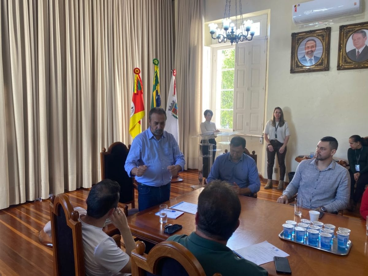 Santa Cruz lança Programa de Pavimentação Comunitária