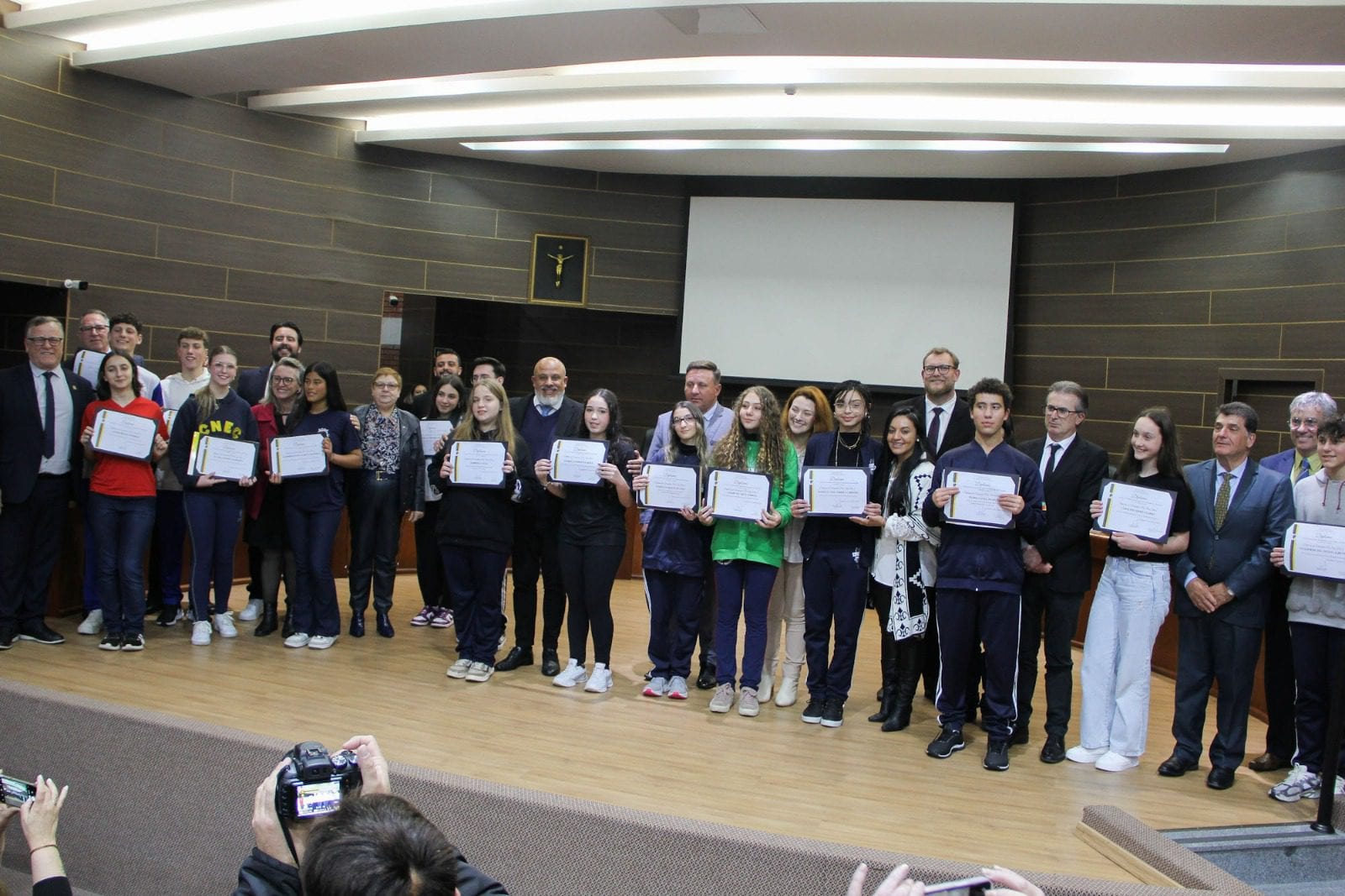 16 estudantes participaram do Programa Vereador por Um Dia em Farroupilha