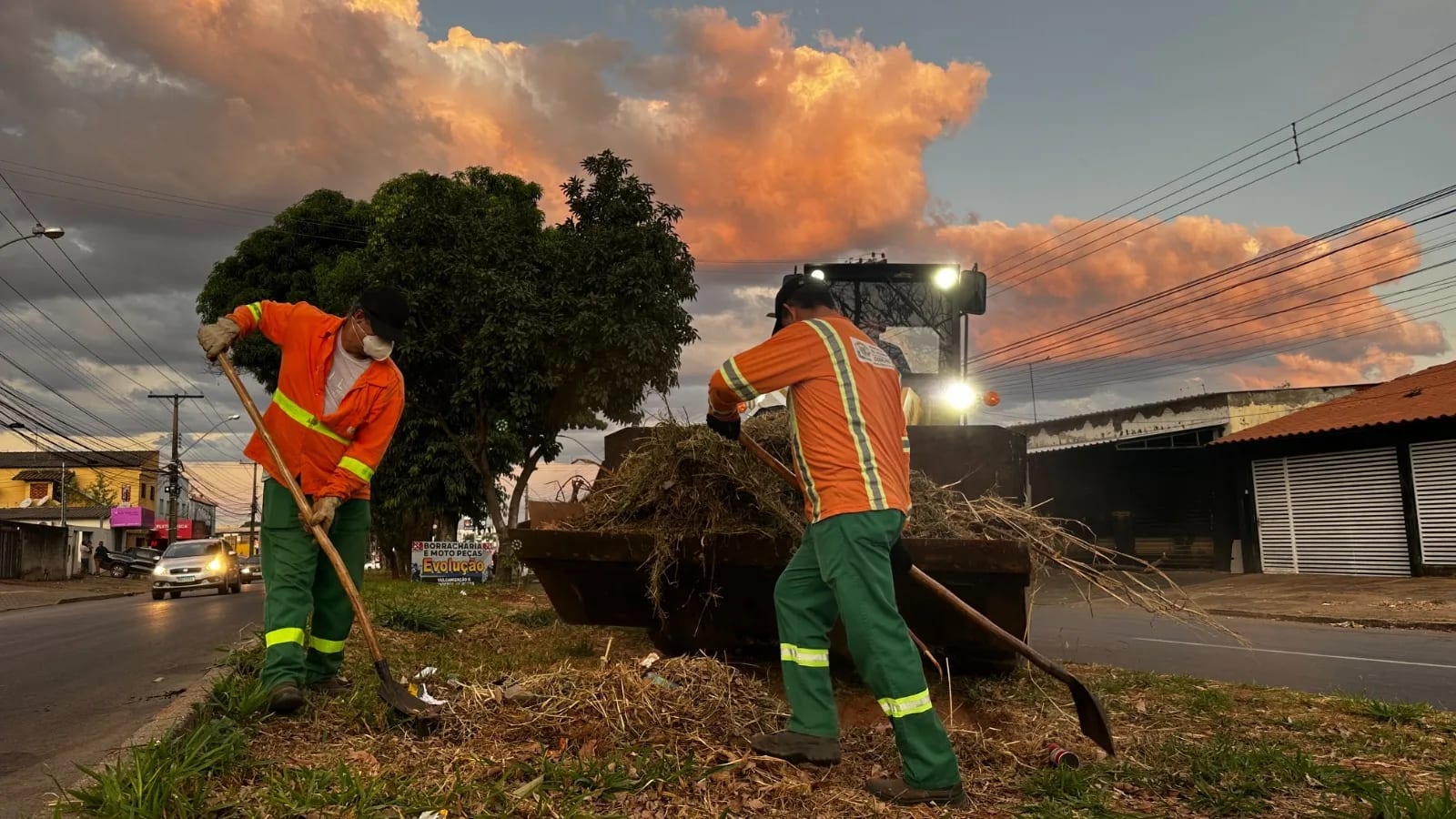 Câmara de Goiânia aprova desconto de 50% para garis em eventos culturais