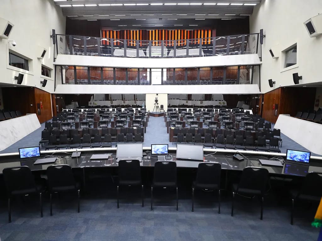 Conheça os 54 deputados eleitos para o mandato 2027/2030