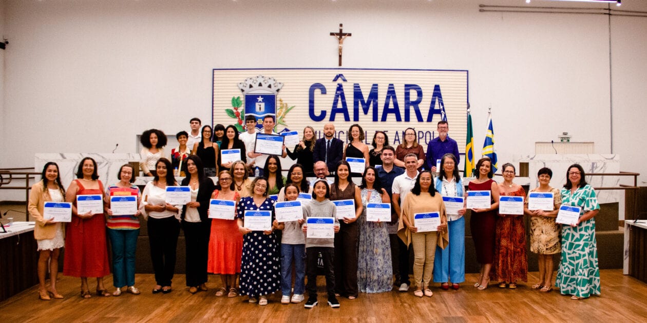 Câmara homenageia Colégio Professor Heli Alves Ferreira pelos 42 anos de história