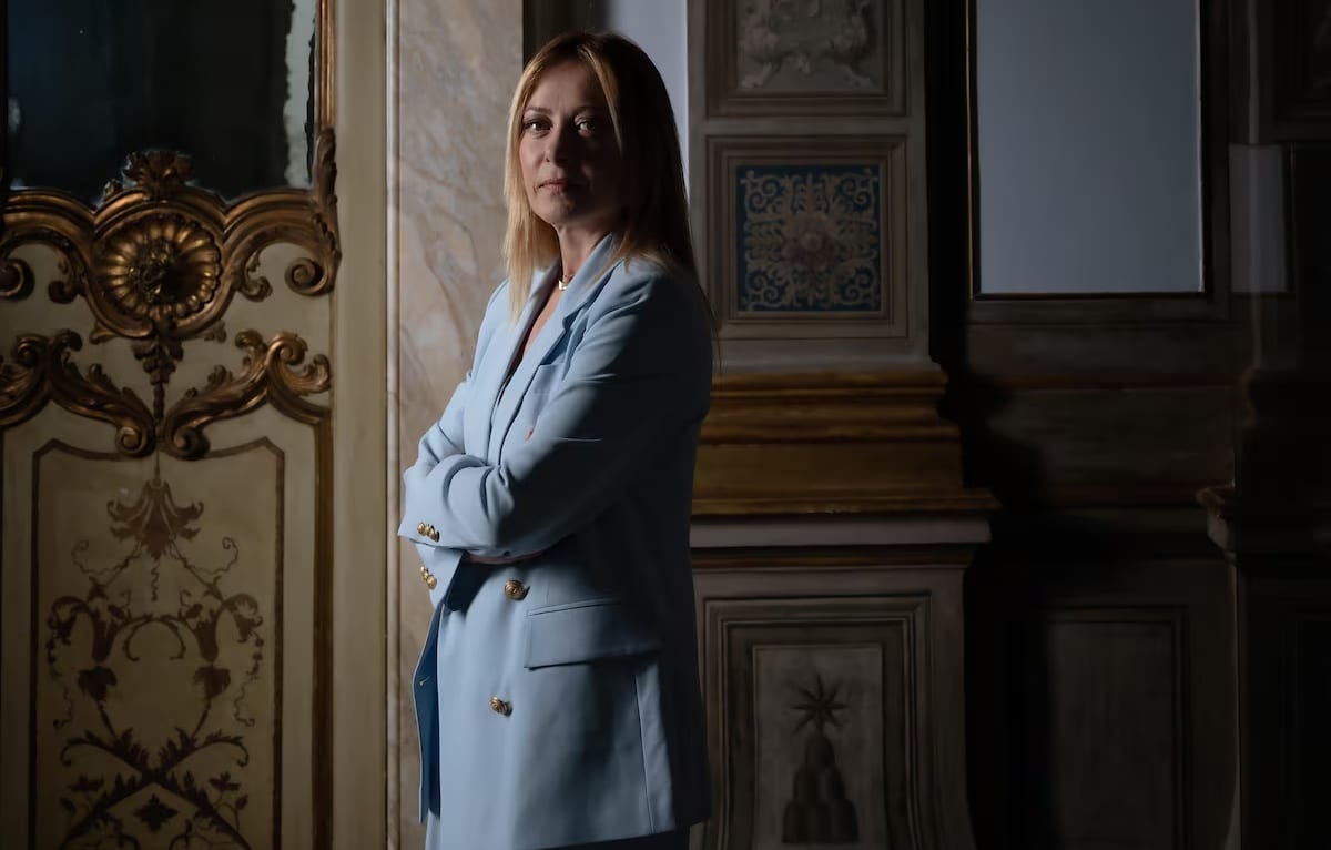 Na Itália, Meloni dá a receita de como transformar a direita radical em conservadorismo pragmático