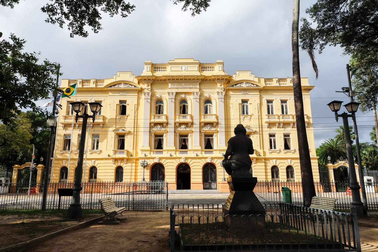 Eleições em Pernambuco: 44 anos, duas idas ao 2º turno e forte presença de famílias políticas