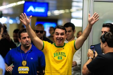 Rogério Carvalho diz que Flávio Bolsonaro se manifesta a favor da escala 6x1 com medo de perder voto