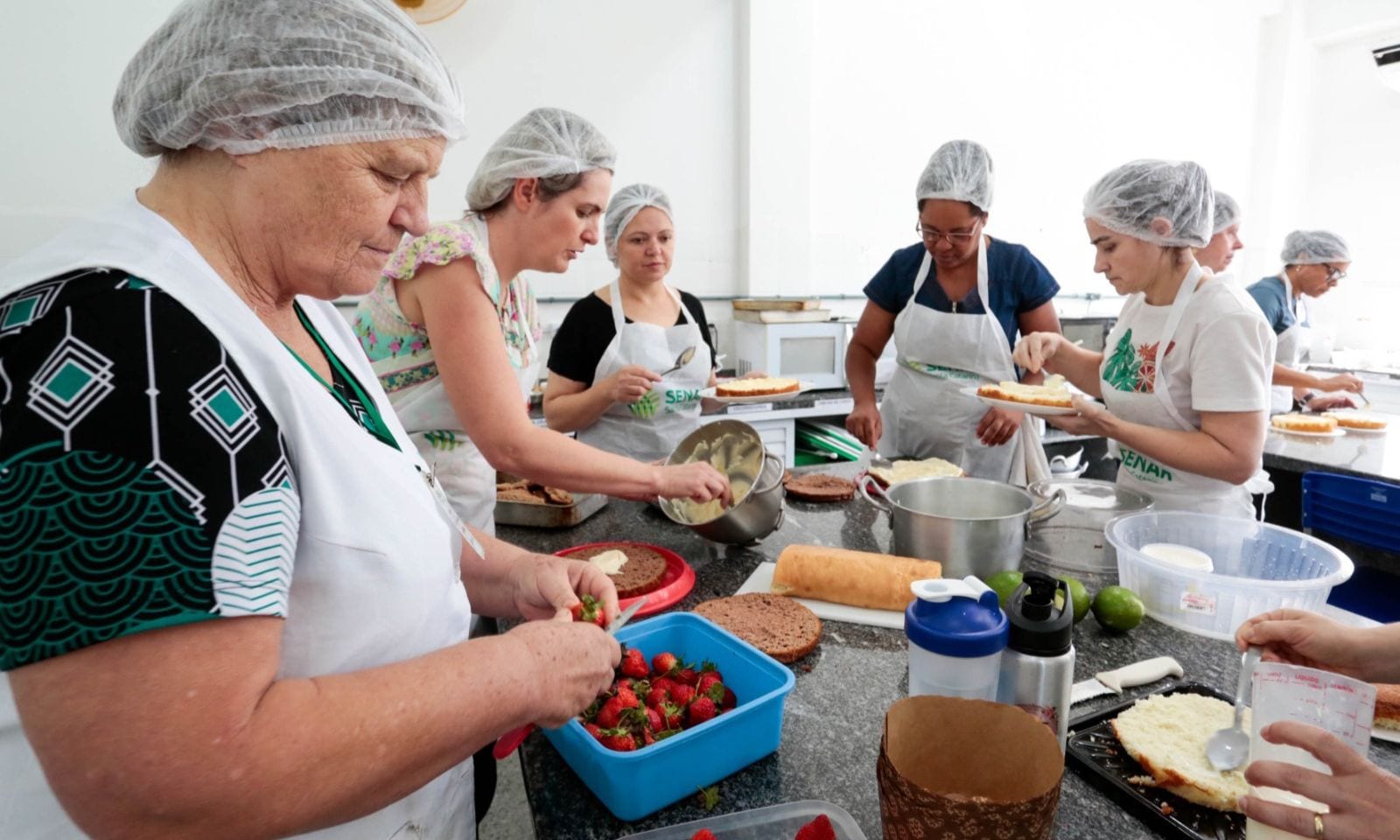 Produção de pães e biscoitos, bordado e casqueamento estão entre os cursos oferecidos para produtores rurais em setembro