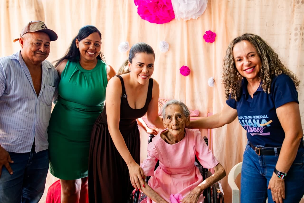 Luana Nunes percorreu feira, participou de encontro e fez caminhada em Gurupi
