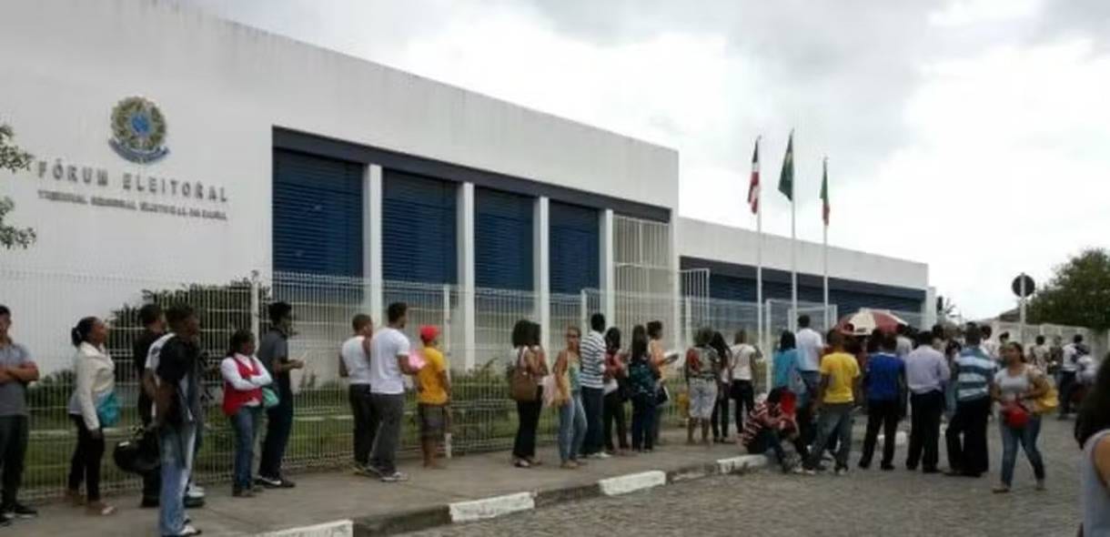 Justiça Eleitoral proíbe álcool perto de locais de votação neste domingo (25)