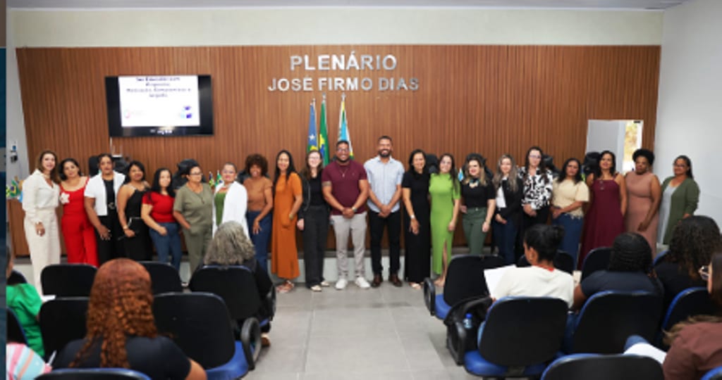 São João d’Aliança amplia muro escolar e forma servidores da Educação