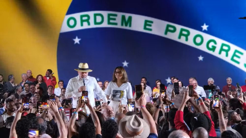 Lula se lança candidato e quer fortalecer Defesa do Brasil
