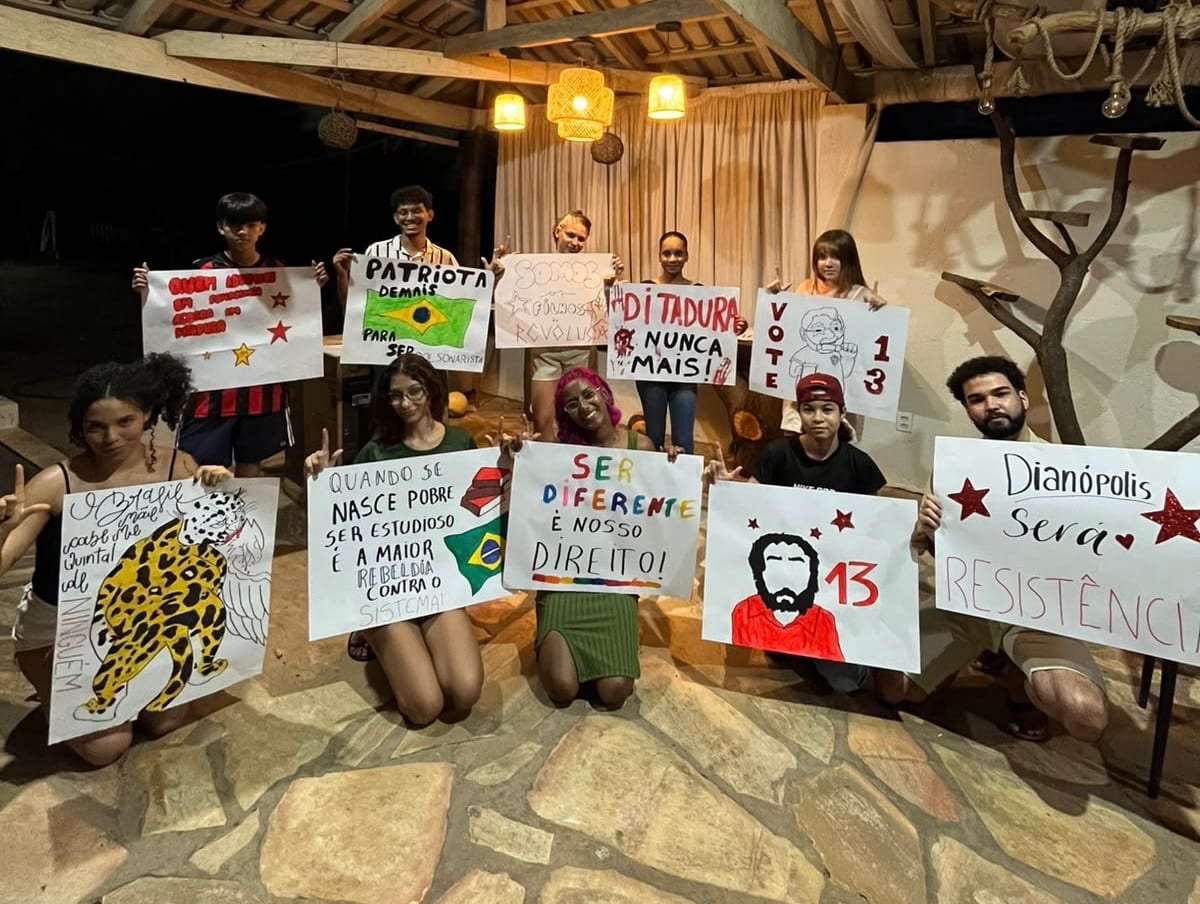 Juventude de Dianópolis coordena caminhada em apoio a Lula e em defesa de direitos