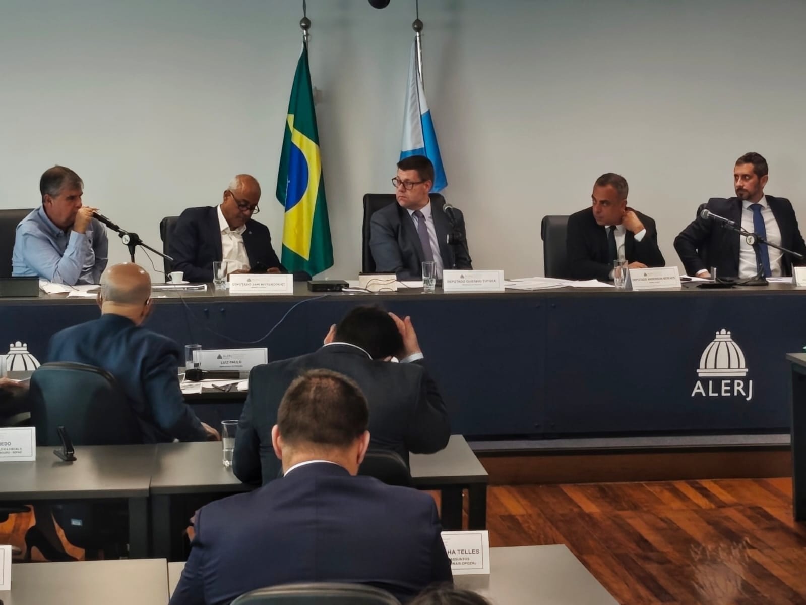 Com previsão de rombo de R$ 14 bilhões, orçamento do Estado do Rio começa a ser analisado na Alerj