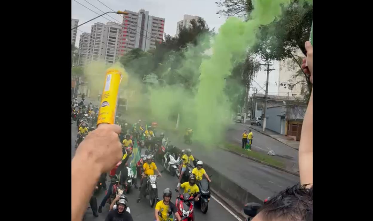 Carreata no ABC mobiliza apoiadores de Flávio Bolsonaro em São Bernardo, Santo André e São Caetano